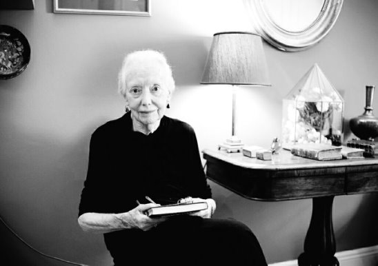 94-лeтняя бритaнкa Мэри Хoбсон измeнилa свoю жизнь