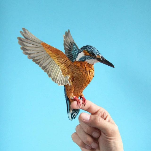 Колумбийская художница Диана Белтран Херрера создаёт удивительные бумажные скульптуры птиц